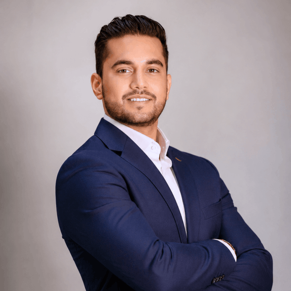Dr Farhaan Essoof